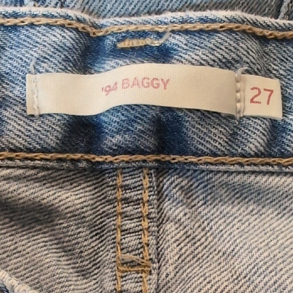 Levi's Classic Light Blue Denim - Picture 6 of 11